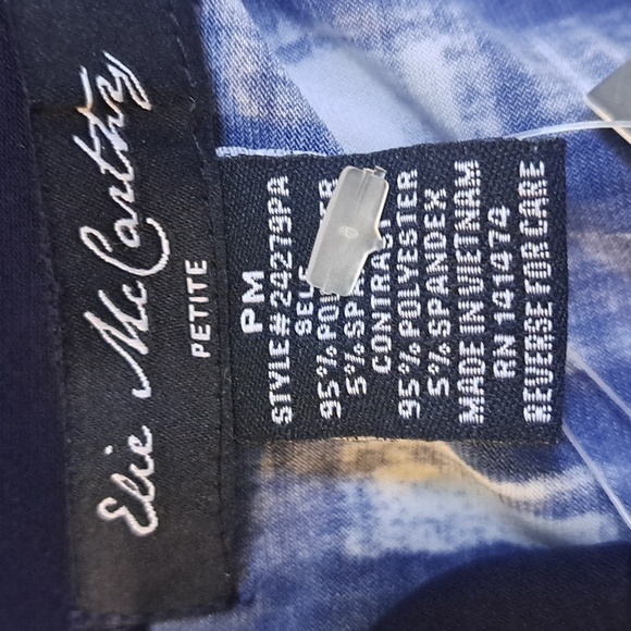 Elie McCarthy Blue/White 3 Button 3/4 Sleeve Blouse. Size Medium NWT - Picture 5 of 7